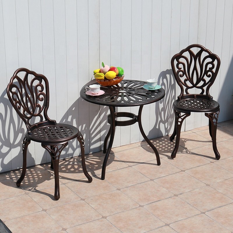Foshan Premium Outdoor Bistro Dining Set Wedding Furniture European Cafe Outside Small Round Table 2 Seater Chairs