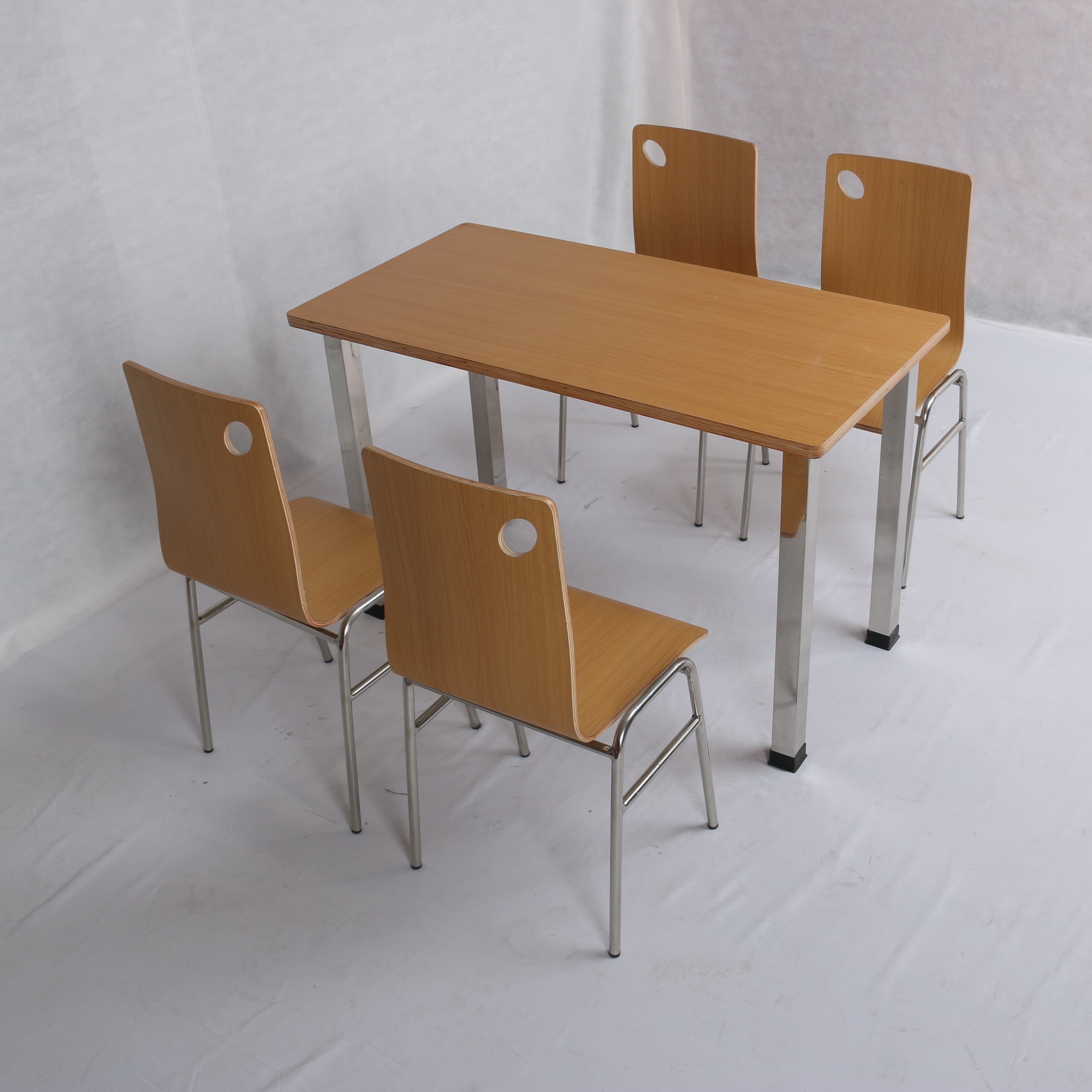 Restaurant Furniture Dining Table and Chairs Set Curved Bentwood Chairs Dining Room Furniture Restaurant Table and Chairs Set