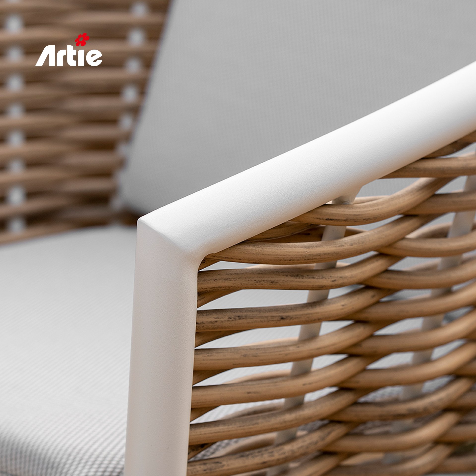 Artie Luxury Rattan Patio Furniture Garden Dining Table Set 4-6 people Restaurant Furniture Outdoor Dining Set