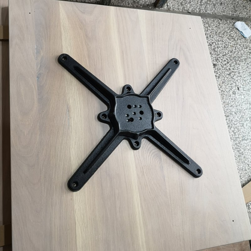 Hot Sale Solid Wood Metal Base Dining Table Coffee Table for Cafe and Restaurant