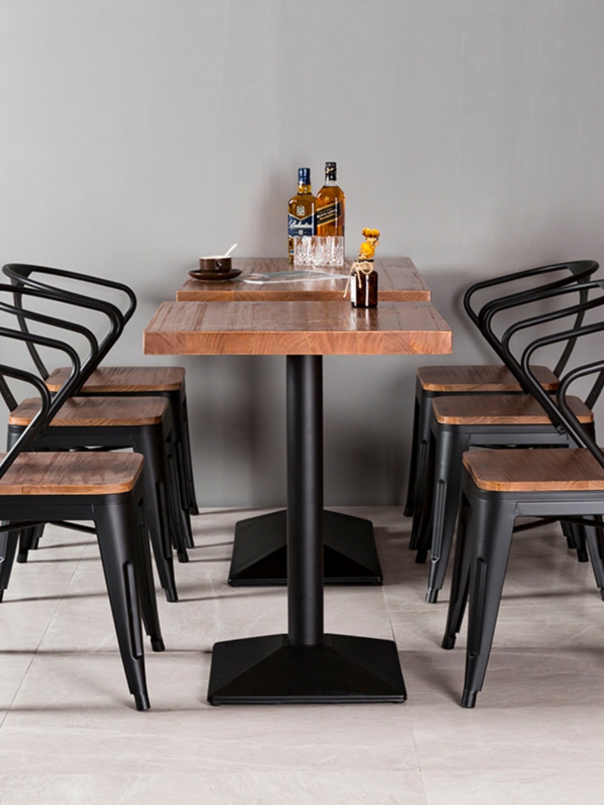Very Hot Sale Dining Table Modern Wood restaurant Furniture Industrial Style Iron Stackable Vintage Bistro Table And Chairs Sets