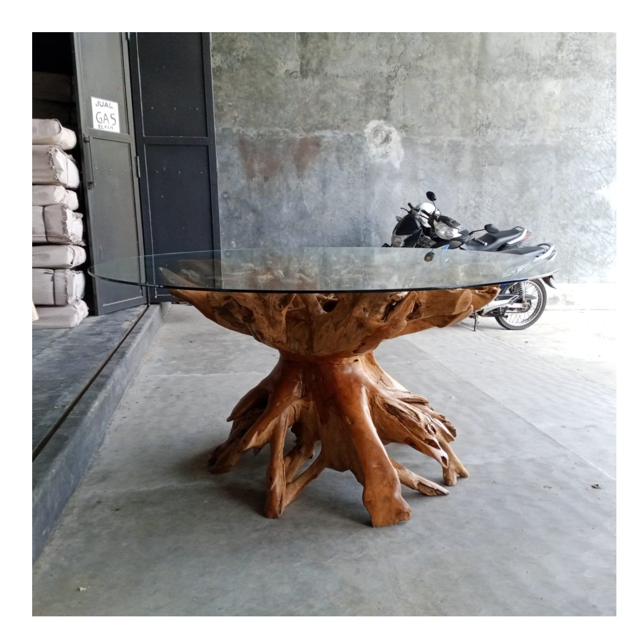 Antique Teak Root Dining Table With 160 cm Round Tempered Glass Top Unique Natural Brushed Table for Dining Room and Garden Park