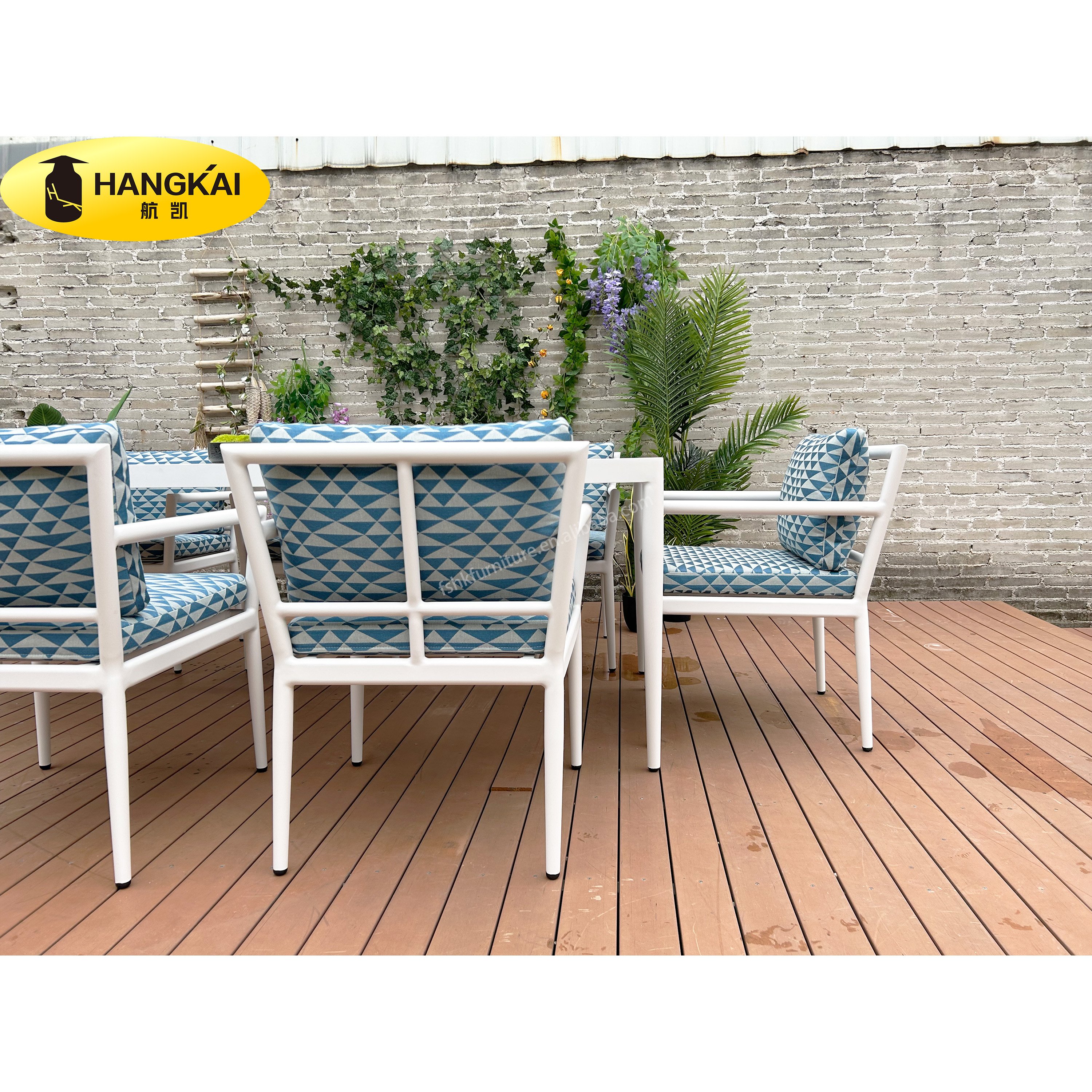 Factory Customized Outdoor Dining Table Aluminum Patio/Garden Dining Set