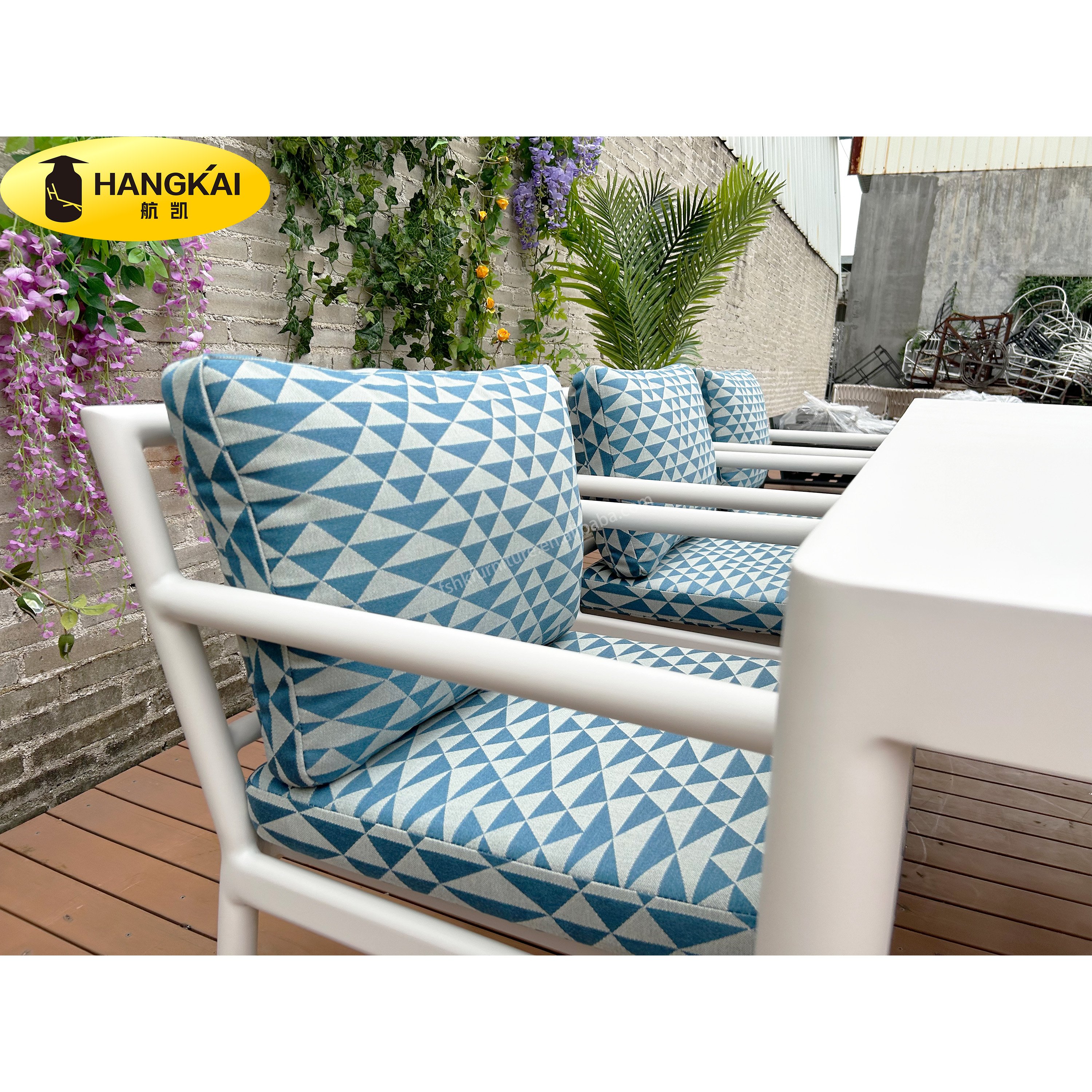Factory Customized Outdoor Dining Table Aluminum Patio/Garden Dining Set