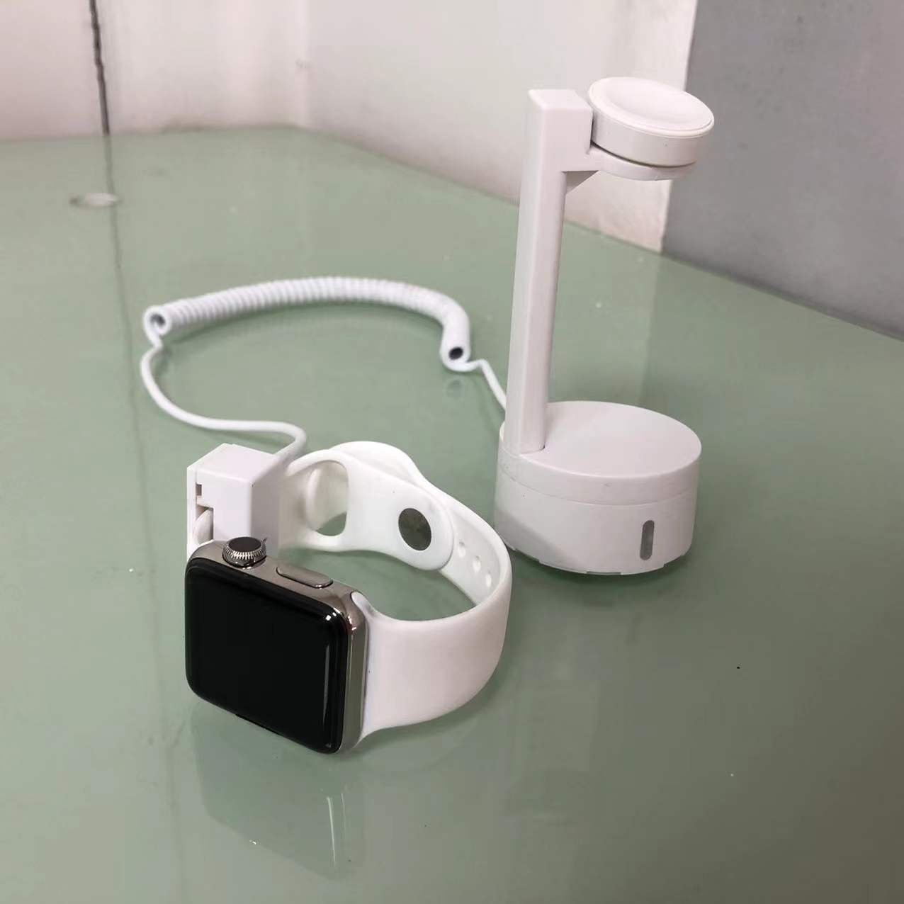 INSHOW A302-A Hot Selling Retails Anti-theft Display Stand for Smart Watch with Charging Function