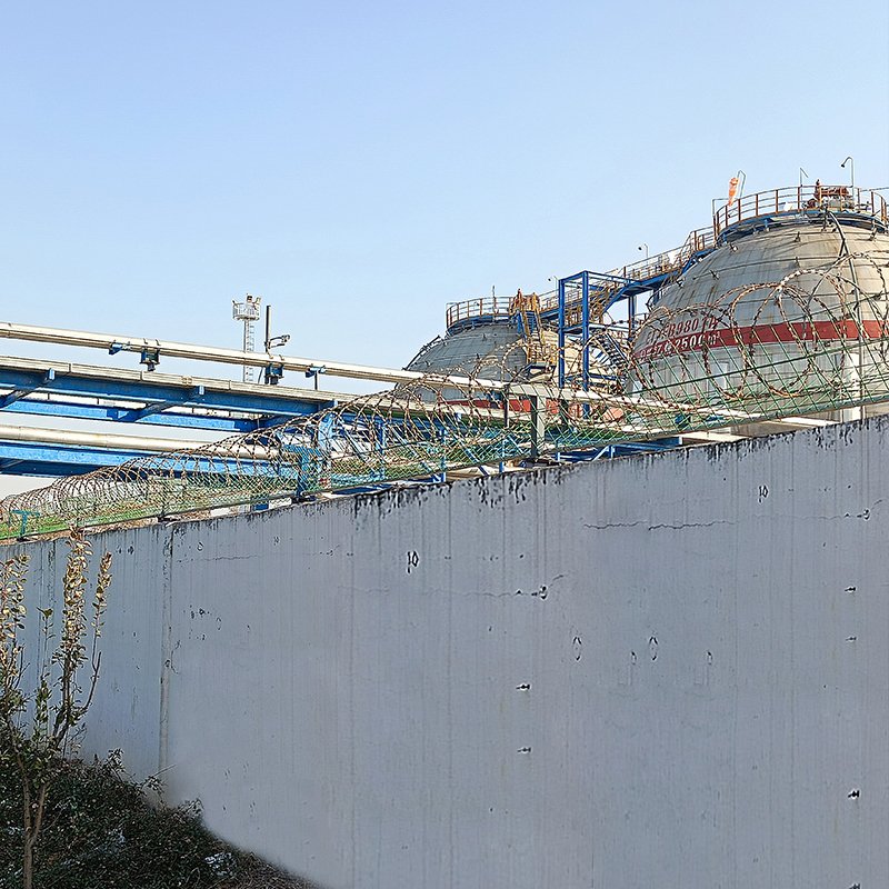 Mesh Panels and Razor Wire with Y Post Support Coils, For Airport Perimeter Security
