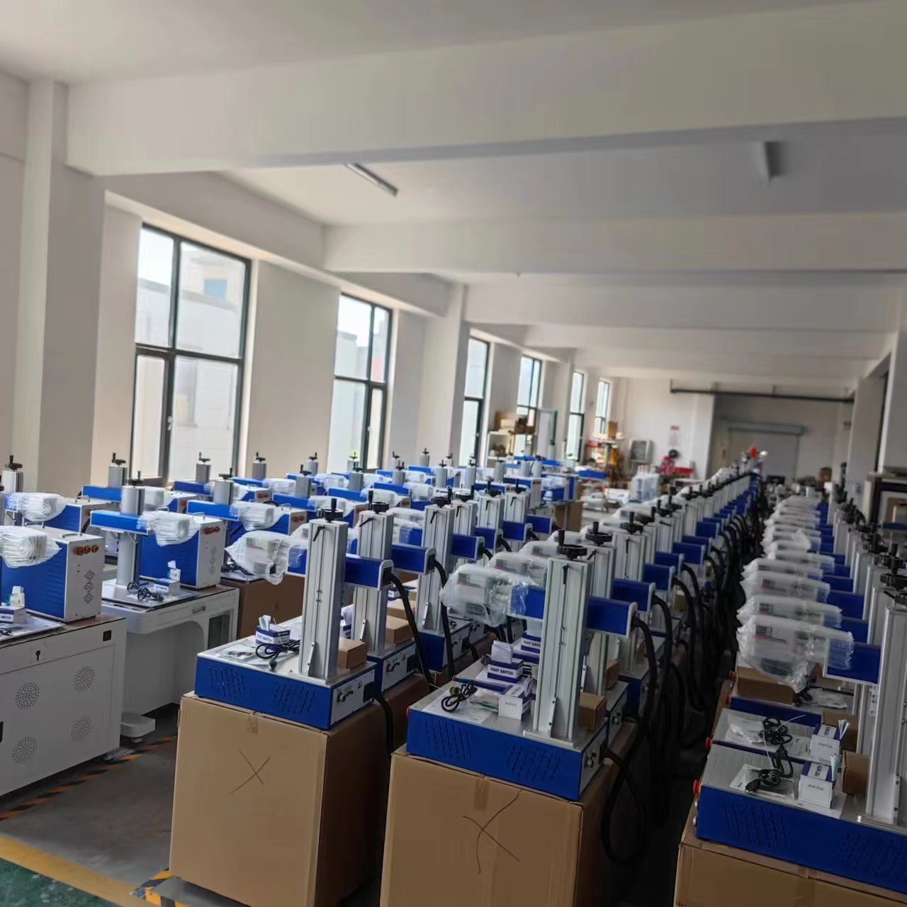 Hot Sale 30W 50W Desktop Split Portable Fiber Laser Machine Jewelry Metal Ring Laser Marking Machine/fiber marking machine