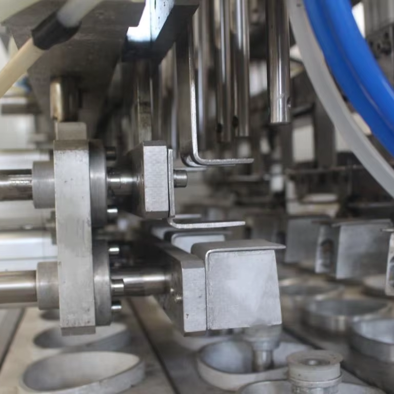 Fully Automatic mushroom sauce Fruit juice beverage paste canning machine for factory filling production line