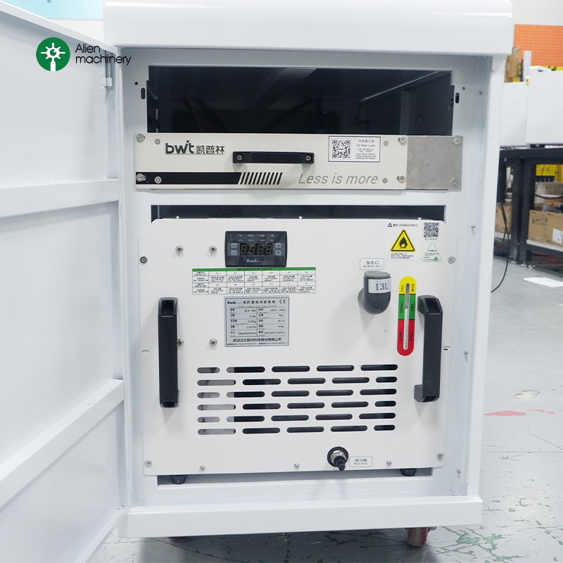 1000w 2000w 3000w Handheld Continuous Laser Rust Remover Aircraft Wheel Ship Fiber Laser Cleaning Machine