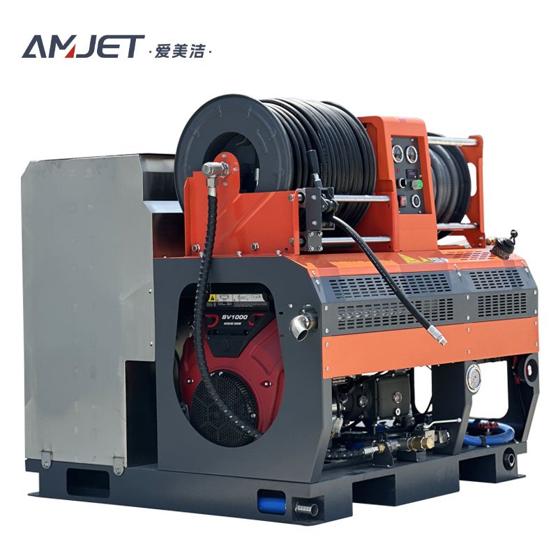 4350psi 10 gallon drain pipe sewer jetting machine 300bar high pressure 40 liters per minute water flow to clean sewer pipes.