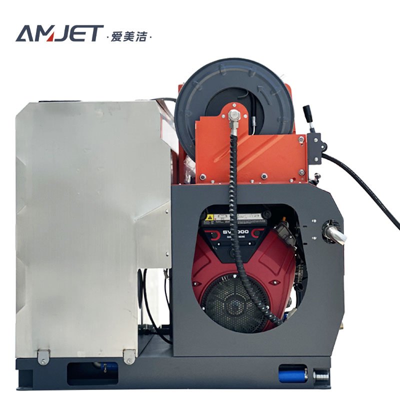 4350psi 10 gallon drain pipe sewer jetting machine 300bar high pressure 40 liters per minute water flow to clean sewer pipes.