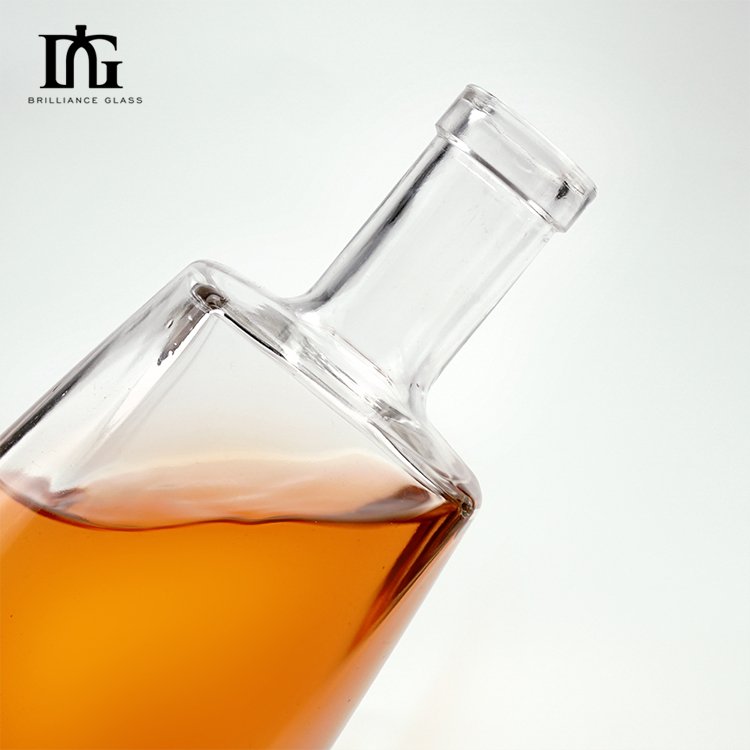 Wholesale New Products 50ml 350ml 700ml 750ml 1000ml for Alcoholic Drink Vodka Bottle