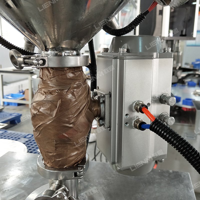 High Quality Semi Automatic Heated Paste Filling Machine with Mixing and Heating Skincare Cream Filing Machine Seeds Water Wood