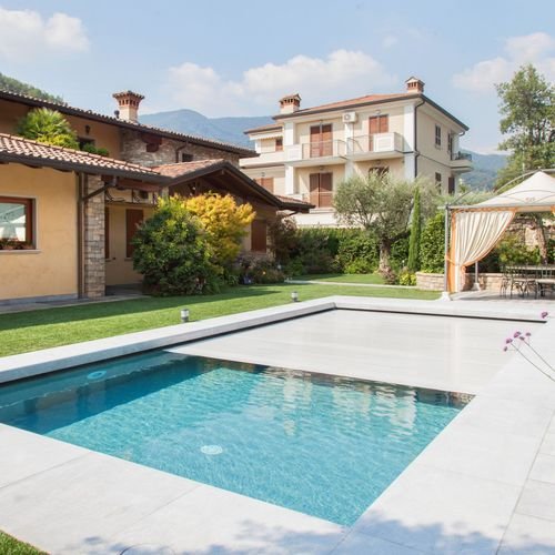 Outdoor Waterproof Folding Automatic Swimming Pool safety Cover