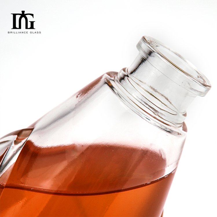 Wholesale Glass Bottles Flat Should Round Shape White Tequila Liquor Glass Bottle Wine Gin Vodka Spirits Bottle With Cap
