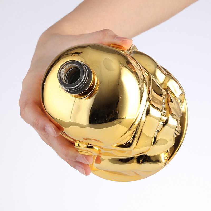 whisky bottle vida shape Human shaped wine A bottle of strange shape