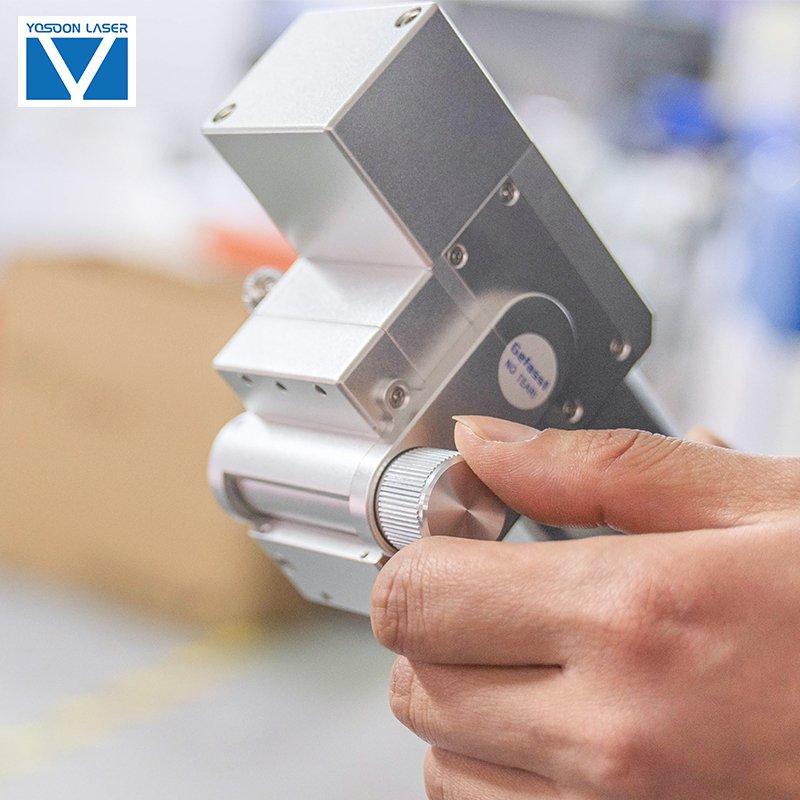 Handheld Fiber Laser Cleaning Machine Metal Surface Laser Rust Removal Machine 1500w 2000w 3000w