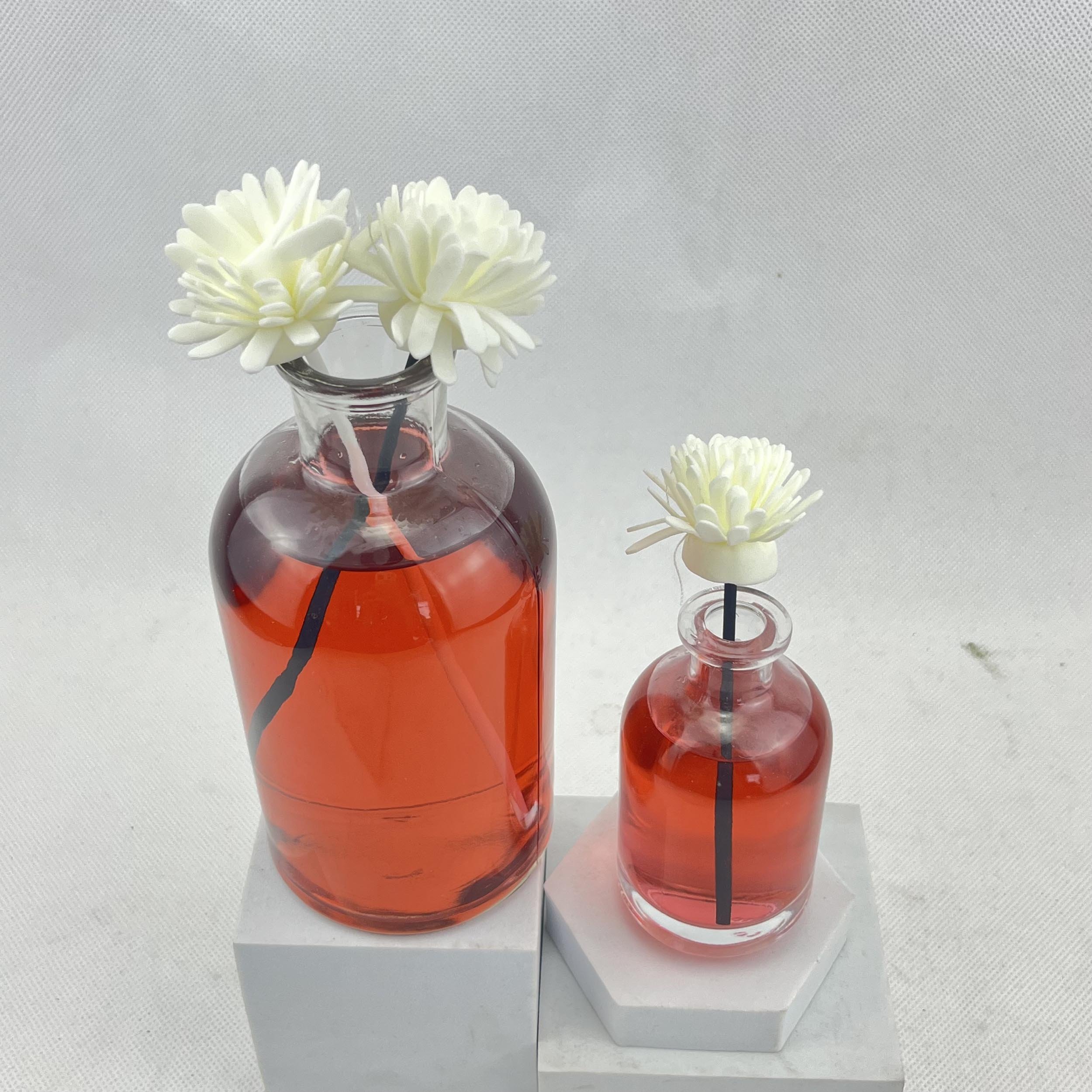 Factory direct sales glass bottle Exquisite clear liquor glass bottle 750 ml 500 ml vodka glass bottle with cork