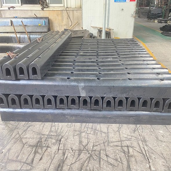 Manufacturer supply durable rubber molded crash barrier marine boat protective dock bumper