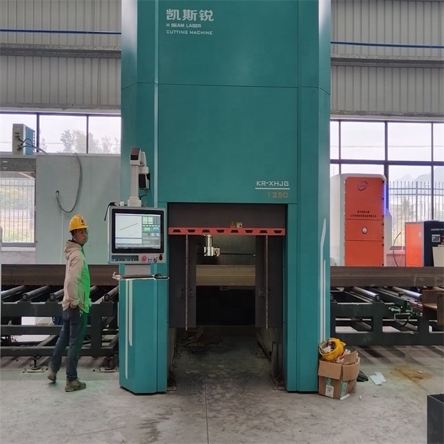 Fully enclosed processing space, laser steel cutting machine that ensures production safety