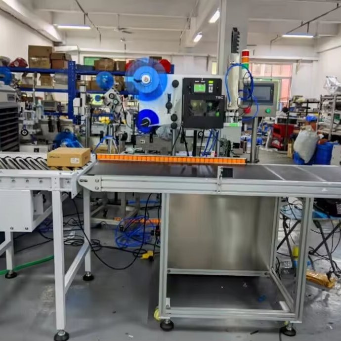 Customized clothing express logistics labeling-machine-with-printer code side conveyor flat coding and labeling machine