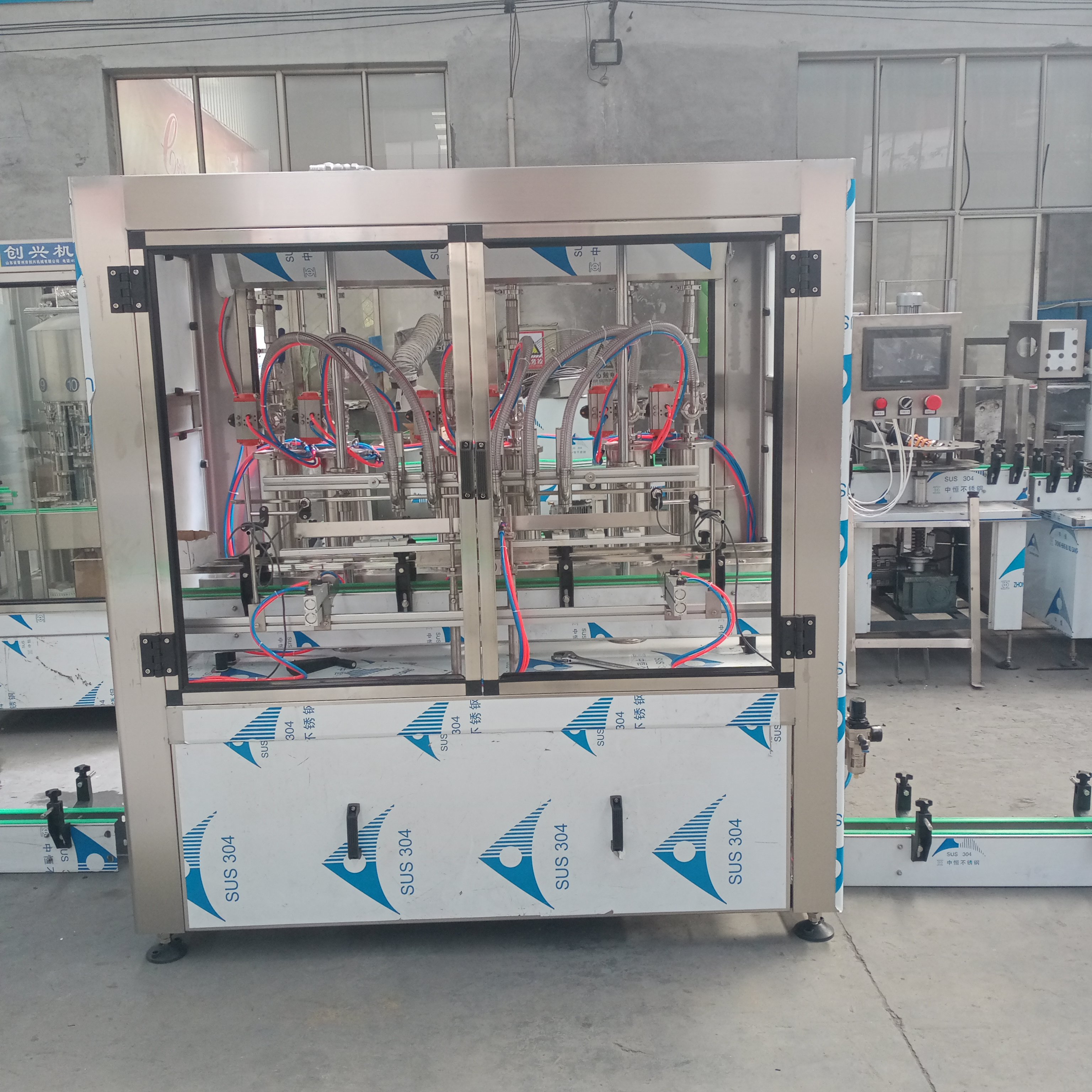 Fully automatic detergent, hand sanitizer, shampoo, laundry detergent tracking liquid filling machine