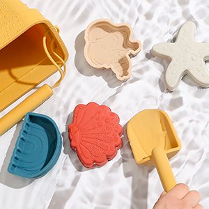Custom Reusable BPA Free Food Grade Easy Grip Reusable Not Broken Elastic Outdoor Summer Play Silicone Beach Toy Set