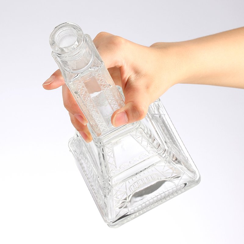 Manufacturer wholesale 500ml 750ml red wine bottle special-shaped glass fruit juice wine beverage bottles