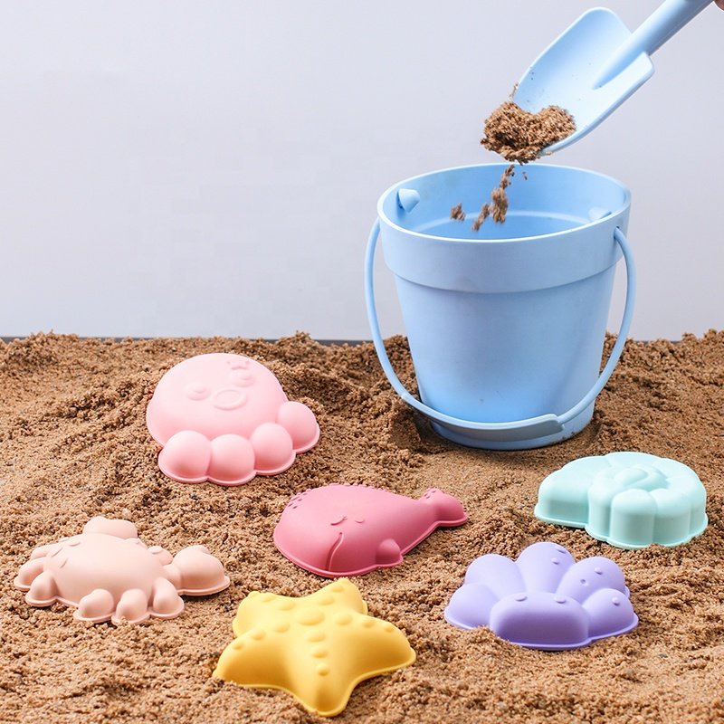 Portable Customized Silicone Beach Toys for Children Gift Silicone Bucket Pail and Silicone Sand Toys Sets