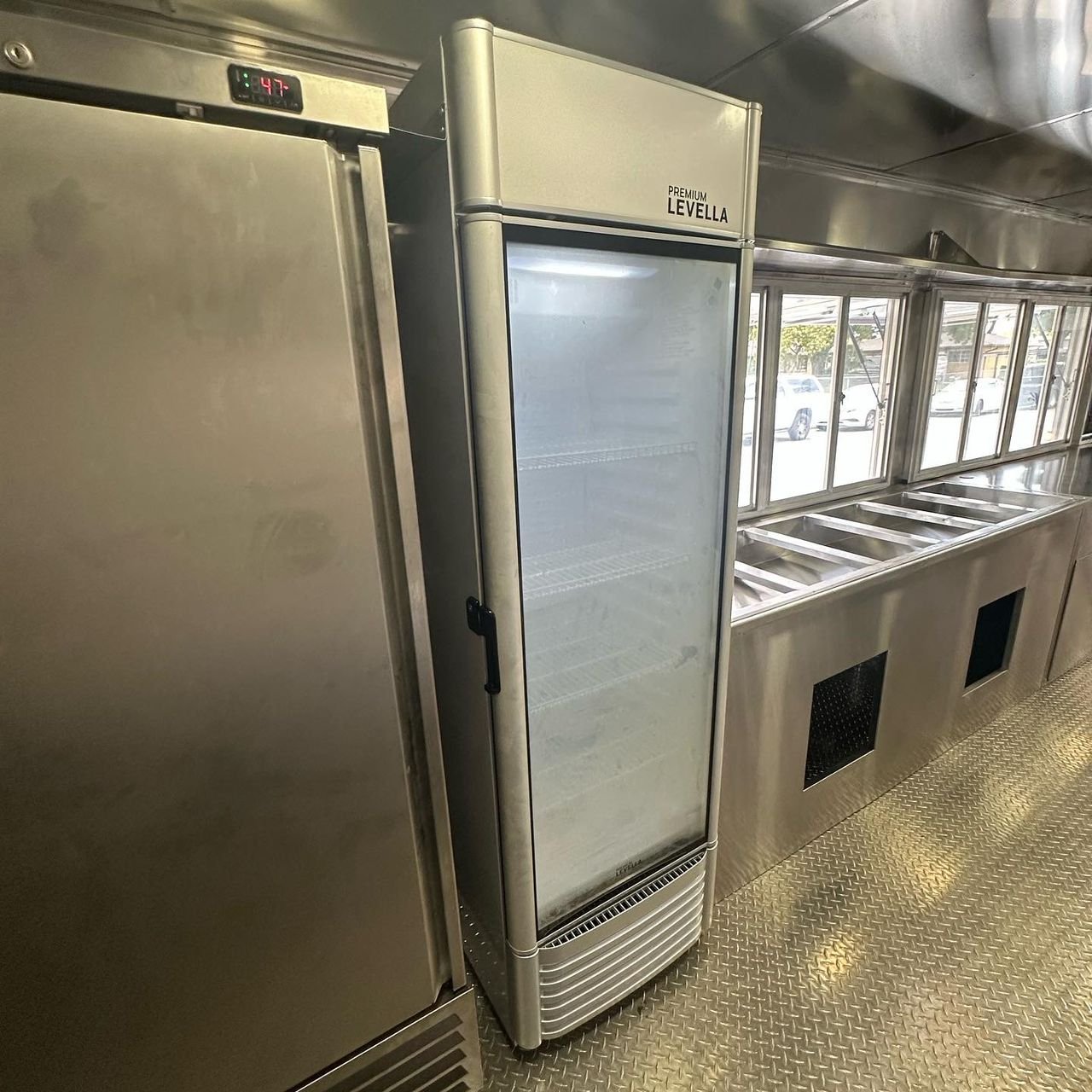 High Quality New Design Fully Equipped Food Trailer Ready For Export