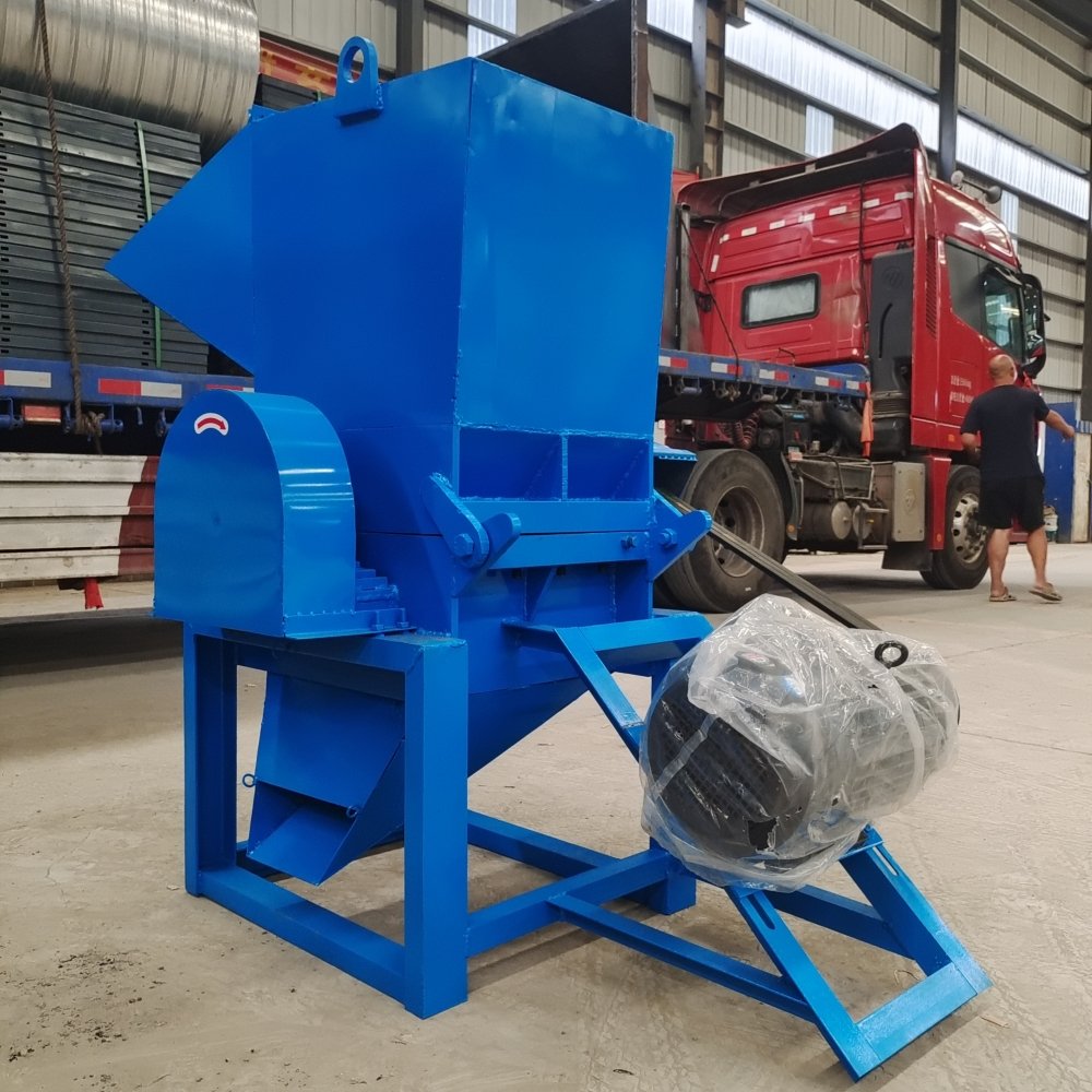 High Quality 11kw Plastics Crusher Machine Plastic Bottle Crusher Water Bottle Recycling Machine