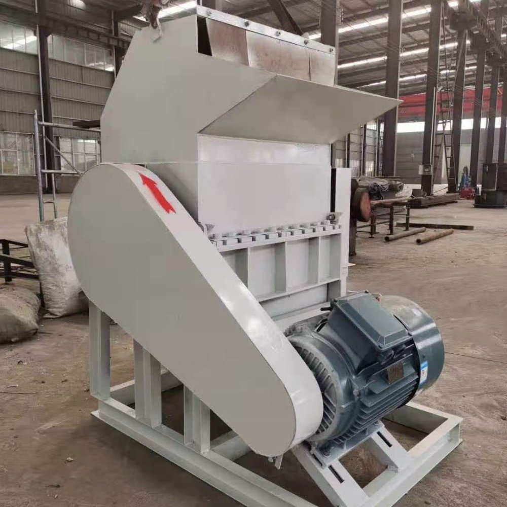 High Quality 11kw Plastics Crusher Machine Plastic Bottle Crusher Water Bottle Recycling Machine