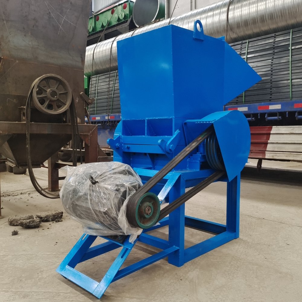 High Quality 11kw Plastics Crusher Machine Plastic Bottle Crusher Water Bottle Recycling Machine