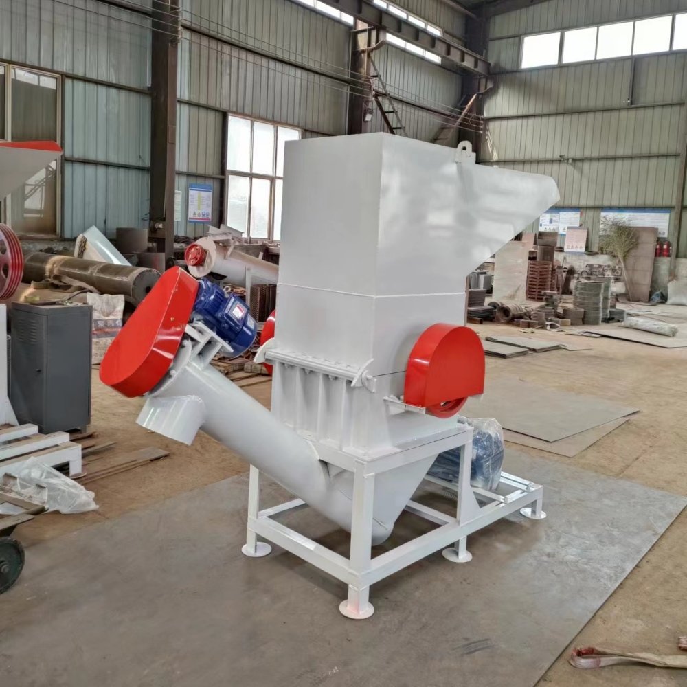 High Quality 11kw Plastics Crusher Machine Plastic Bottle Crusher Water Bottle Recycling Machine