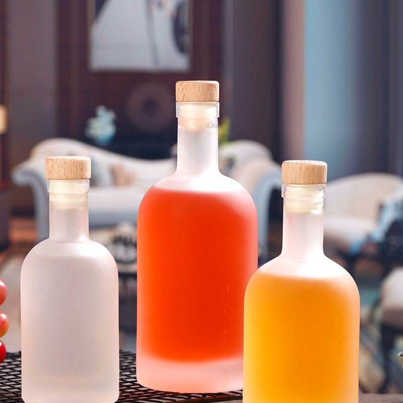 Premium customized 1L, 750ml, 500ml, 375ml, 200ml 100ml glass bottle with Cork/ liquor fancy vodka glass bottle