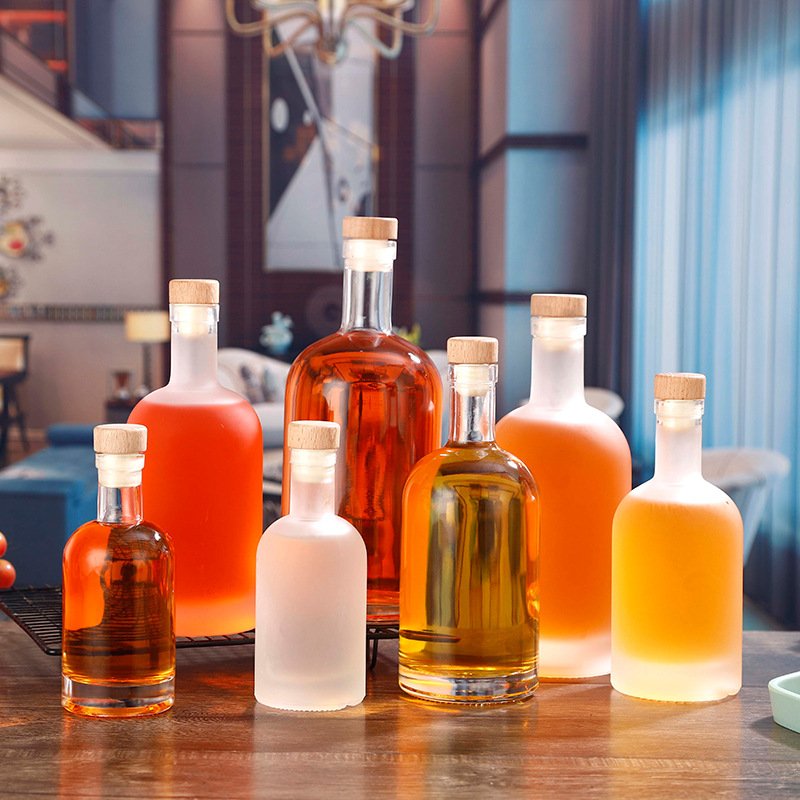 Premium customized 1L, 750ml, 500ml, 375ml, 200ml 100ml glass bottle with Cork/ liquor fancy vodka glass bottle