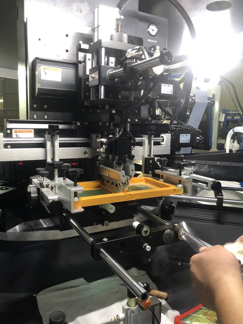 Fully Servo Automatic Container Glass Bottles Screen Printing Machine for Cosmetic Jars Cups Tubes