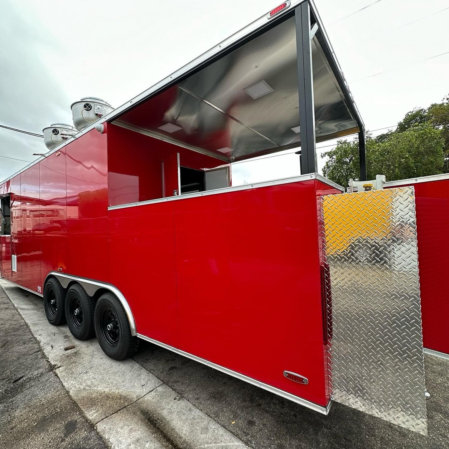 New Design Top Quality Classic Fully Equipped Food Trailer Ready For Export