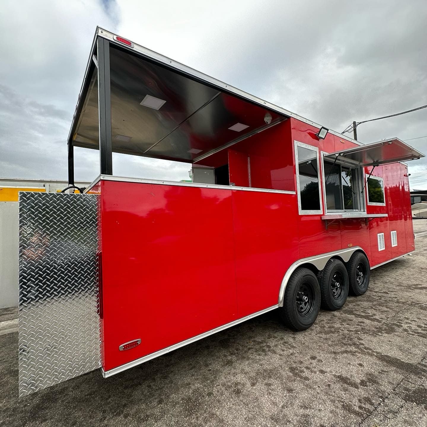 New Design Top Quality Classic Fully Equipped Food Trailer Ready For Export