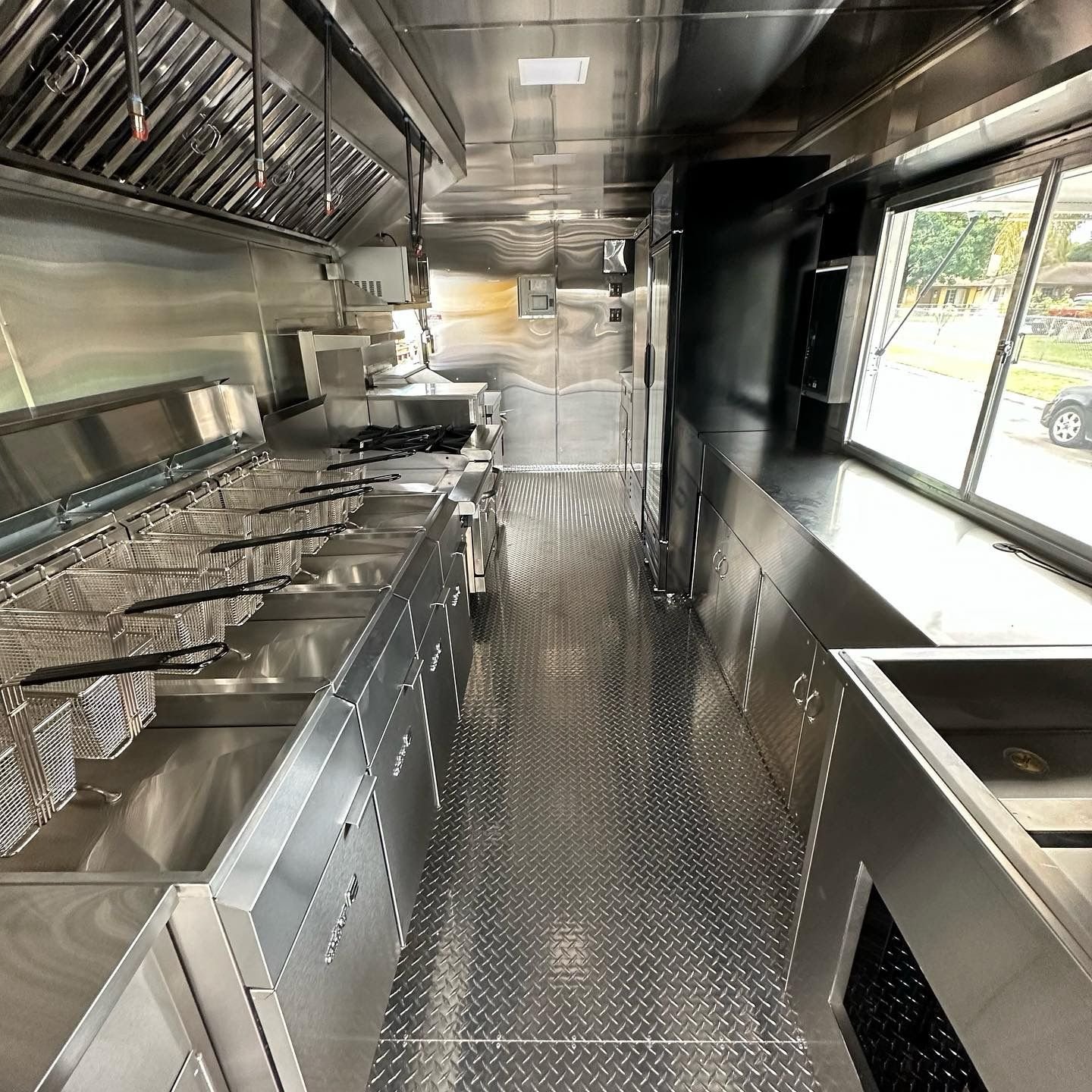 New Design Top Quality Classic Fully Equipped Food Trailer Ready For Export