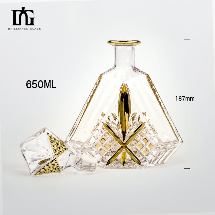 Wholesale customized Hot Selling premium whiskey glass bottle Crystal Decanter 650ml Whiskey Glass Wine Bottles