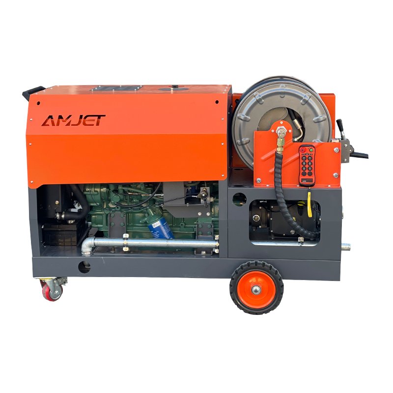 New diesel sewer cleaner specializes in cleaning and unclogging sewage pipes and drains pipes