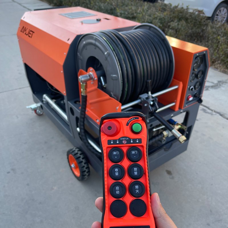New diesel sewer cleaner specializes in cleaning and unclogging sewage pipes and drains pipes