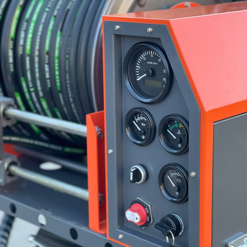 New diesel sewer cleaner specializes in cleaning and unclogging sewage pipes and drains pipes