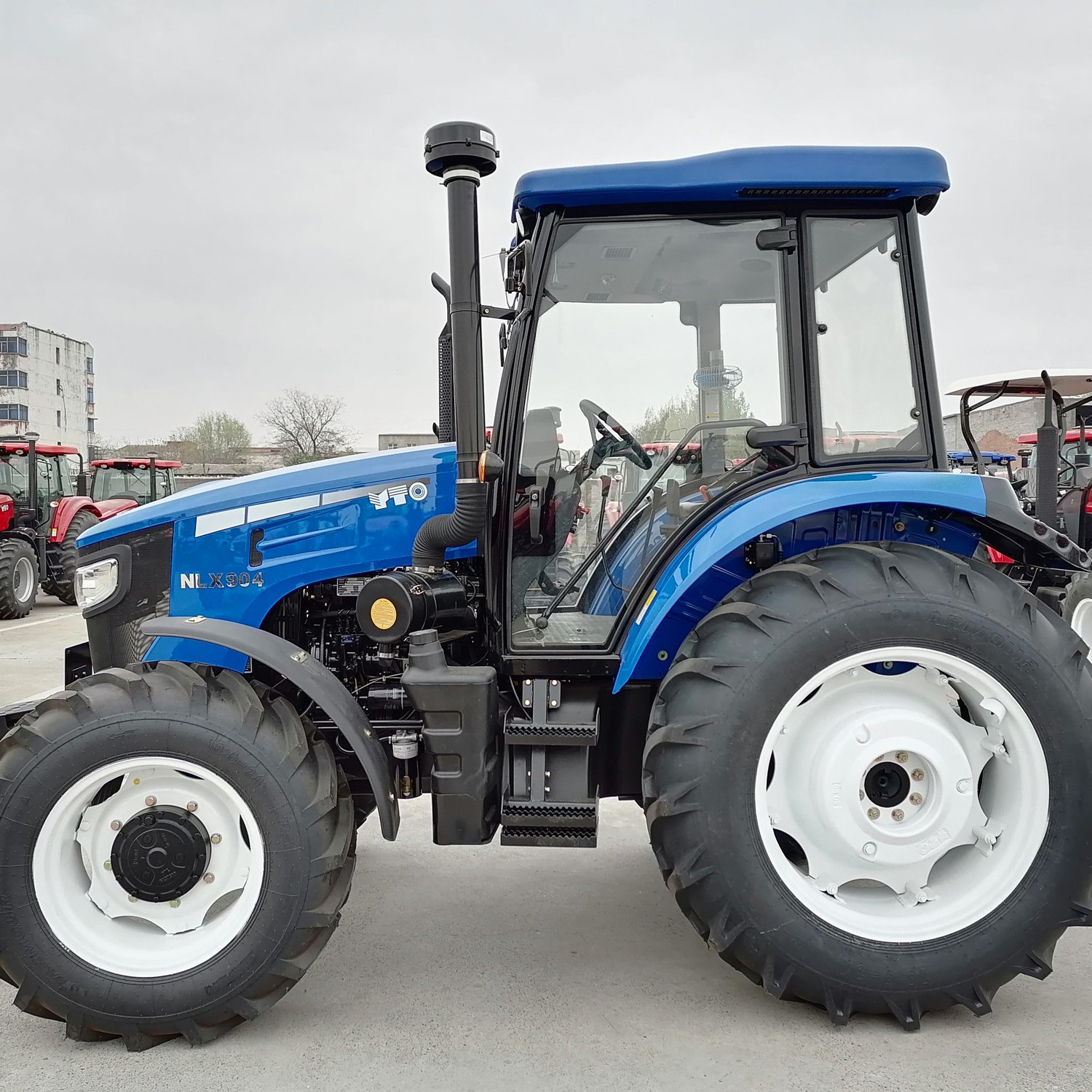 Hot sale model YTO- NLX904 4wd farm tractor for sale