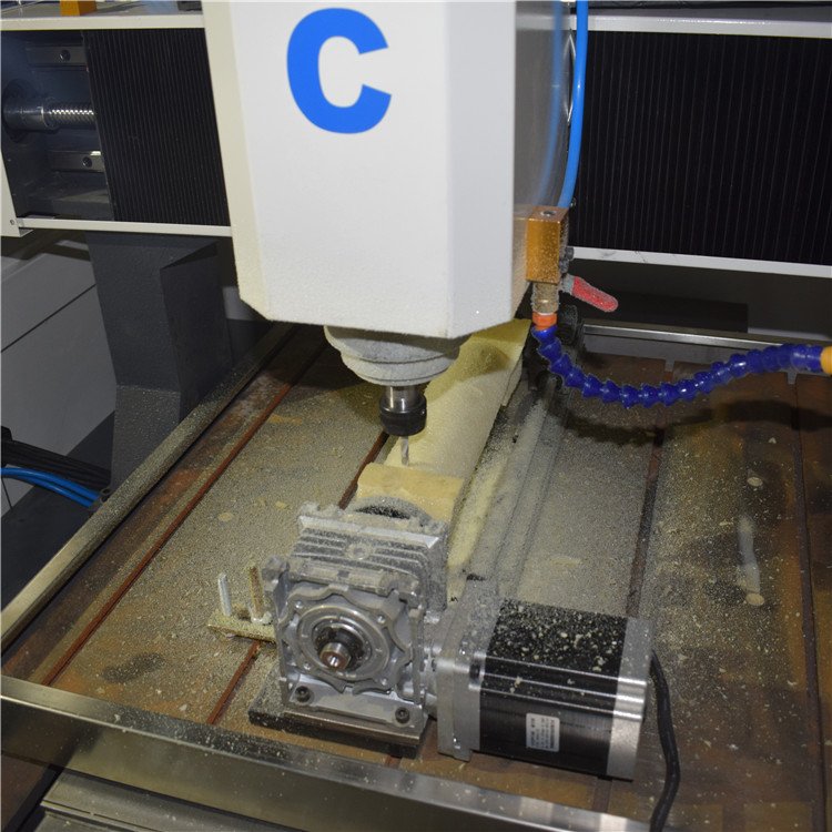 Half Cover 4040 6060 CNC Metal Mould Machine With Rotary Device For Metal Aluminum Brass 3D Mould Making