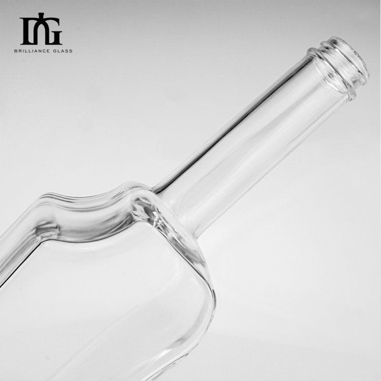 New product 375ml 500ml 700ml unique design vodka gin whiskey spirits glass bottle with cork