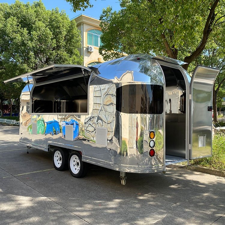 Outdoor Mobile Kitchen Airstream Look Trailer on the Road with High Safety Standard