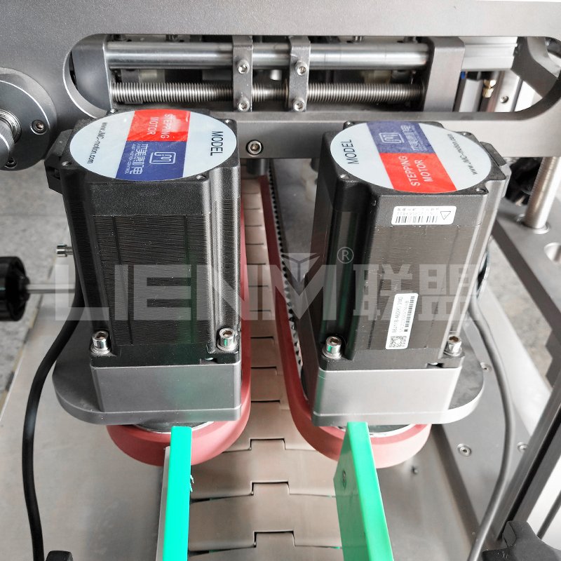 Full Automatic Screwing Machine with Lid Feeder, Cosmetic Bottle Screw Oil Filling Machine Control Touch Screen Customized
