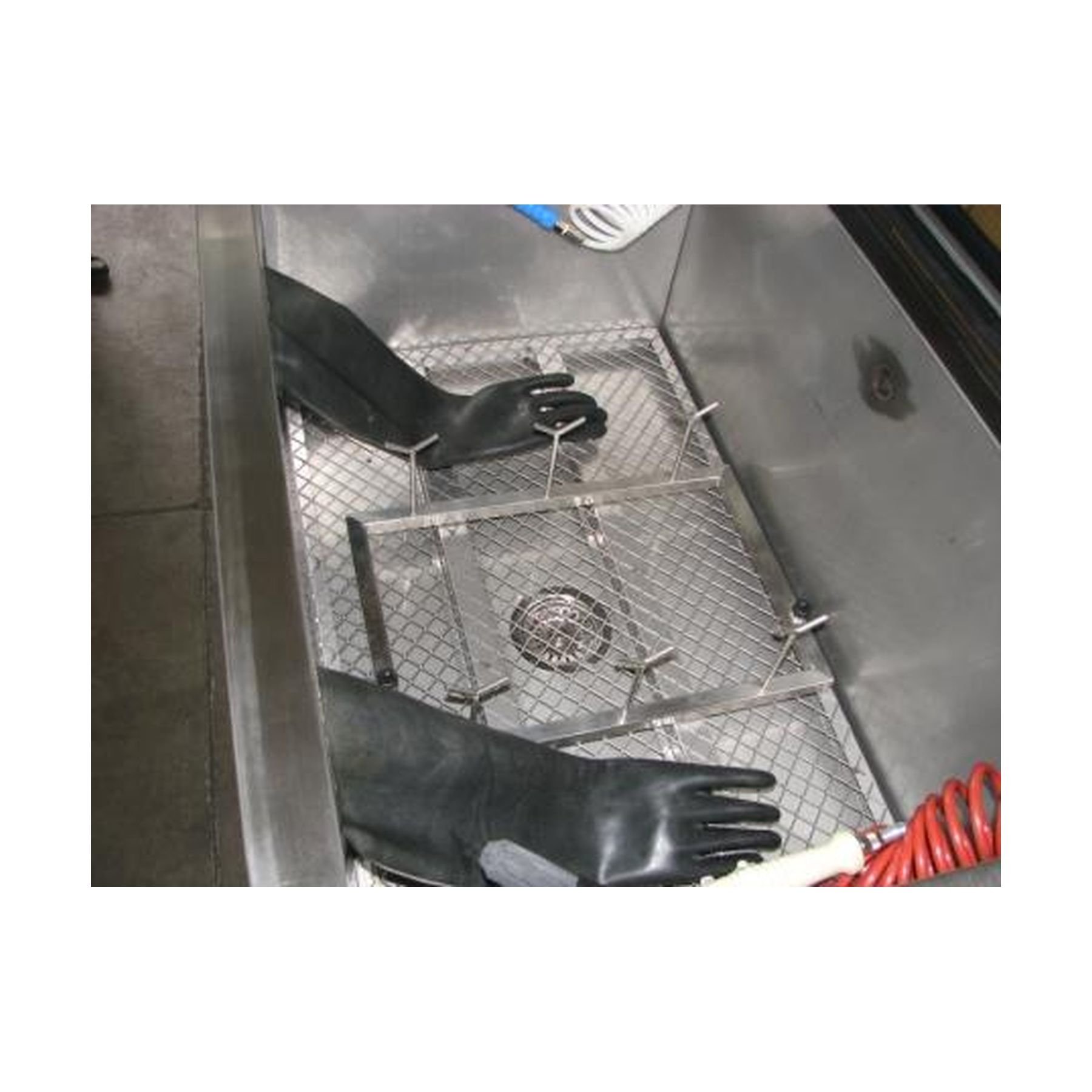 Quality EW 900 Solvent-Based Cleaner - Manual Washing for Small Parts - Ensured Operator Safety